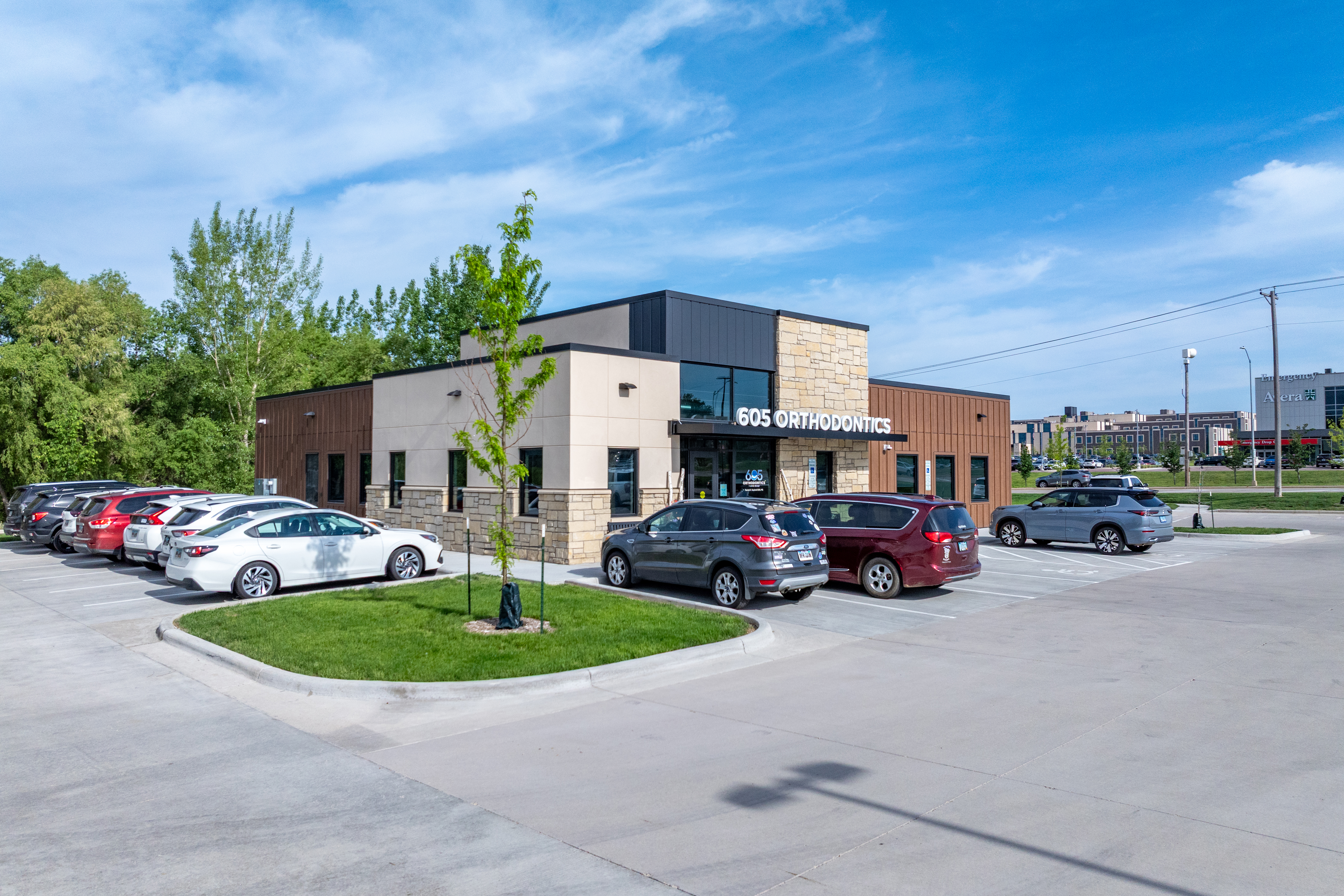 605 Orthodontics Exteriors 05 28 2026 7 Grass