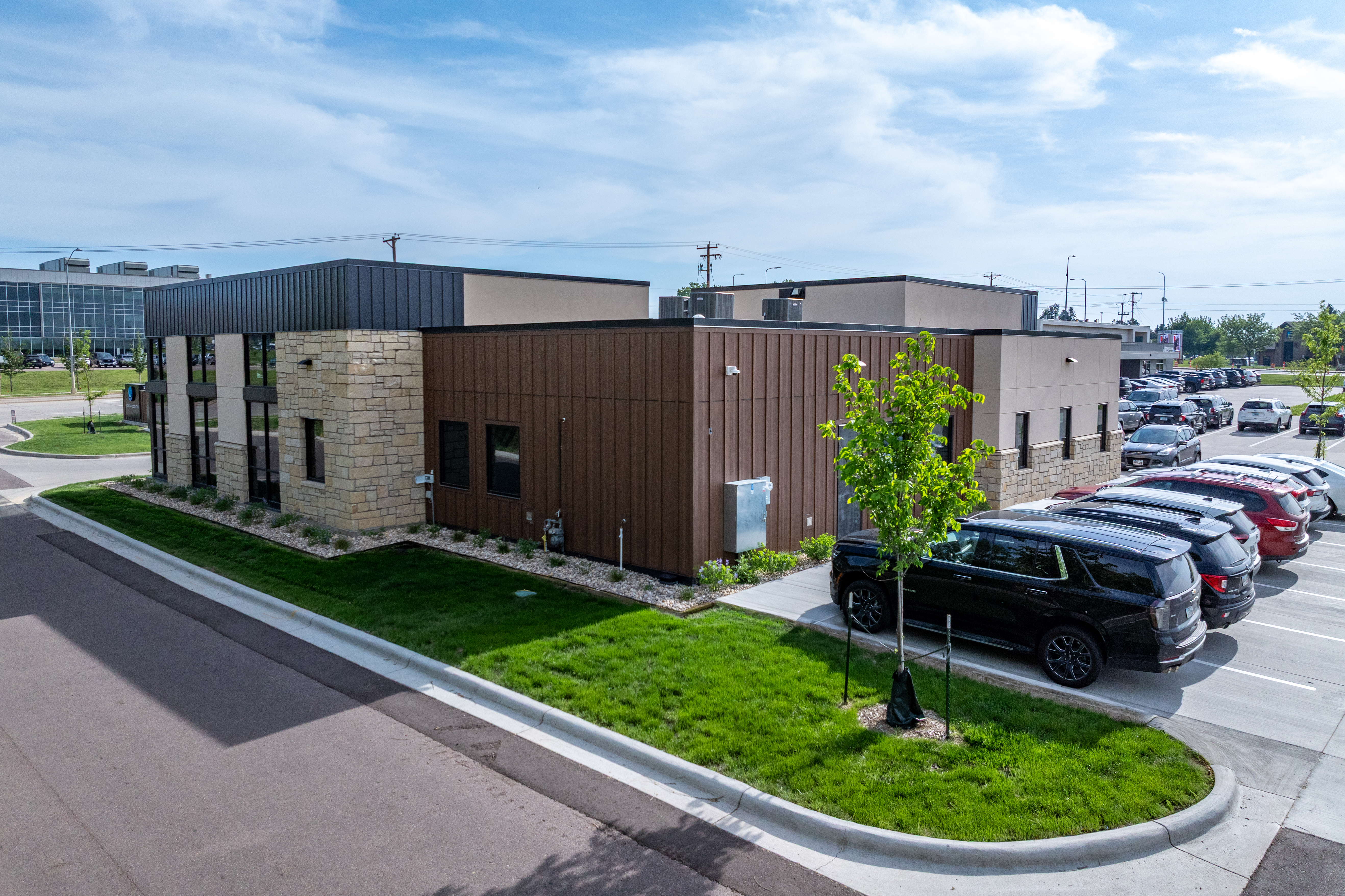 605 Orthodontics Exteriors 05 28 2026 9 Grass