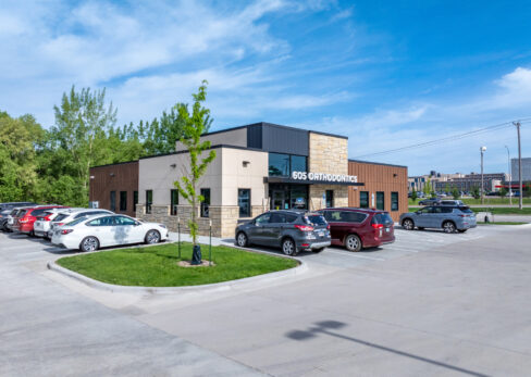 605 Orthodontics Exteriors 05 28 2026 7 Grass